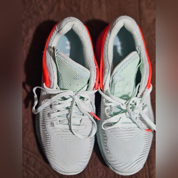 Women’s Under Armour HOVR Apex Mint Green / Orange Running Training Sneaker sz9 - Picture 1 of 8